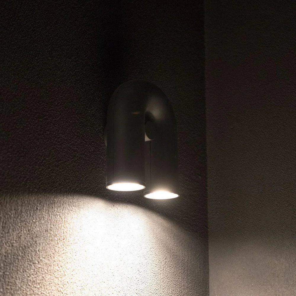 Moderne LED-Wandleuchte in Bogenform