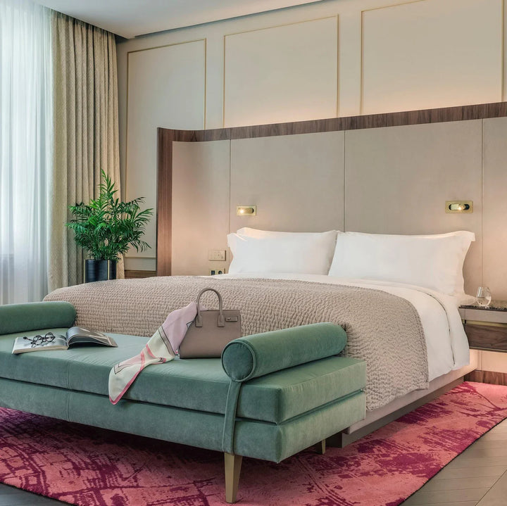 Moderne regulierbare LED-Wandleuchte zum Lesen