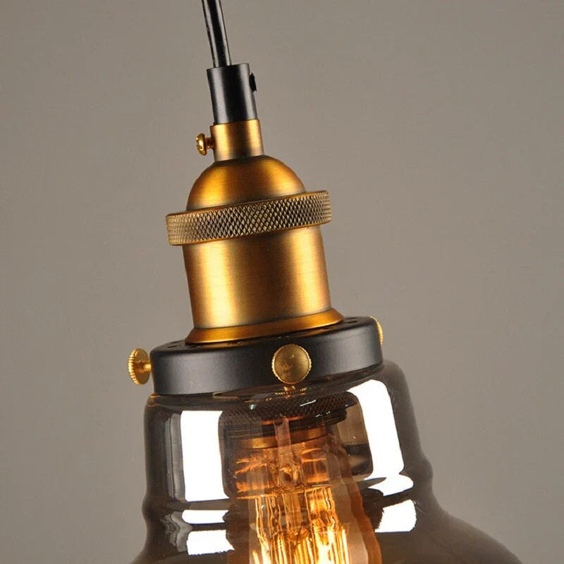 Industrielle Pendelleuchte mit Rauchglas – Retro-Design