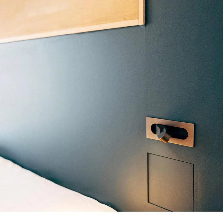 Moderne regulierbare LED-Wandleuchte zum Lesen