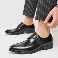 Elegante Herren-Schuhe aus Kunstleder mit Schnalle