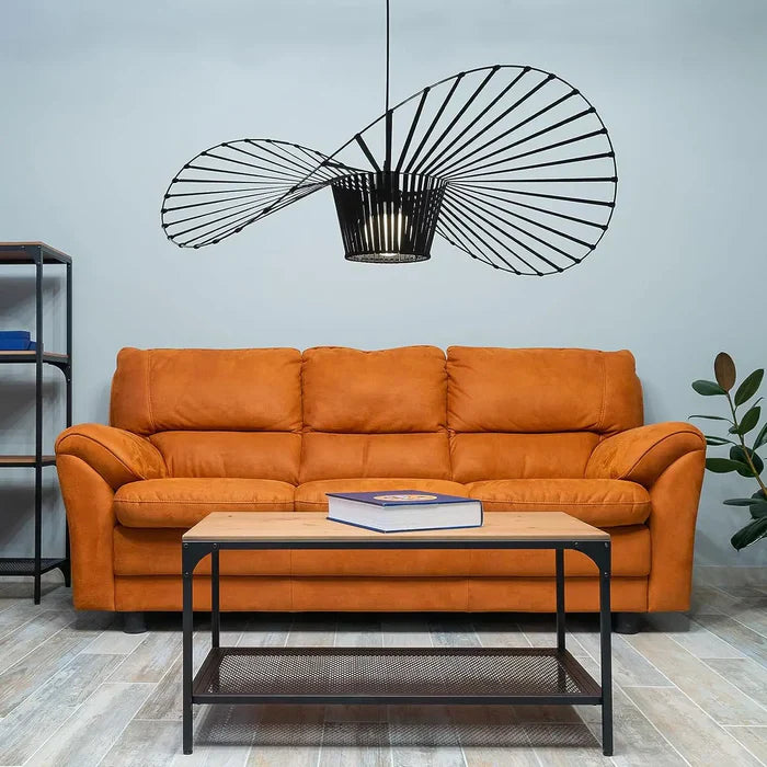 Moderne Pendelleuchte mit skulpturaler Spiralform
