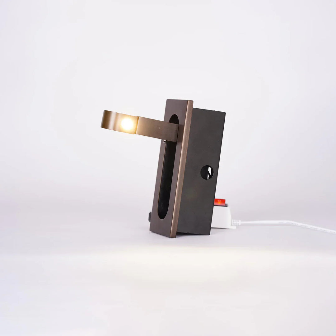 Moderne regulierbare LED-Wandleuchte zum Lesen