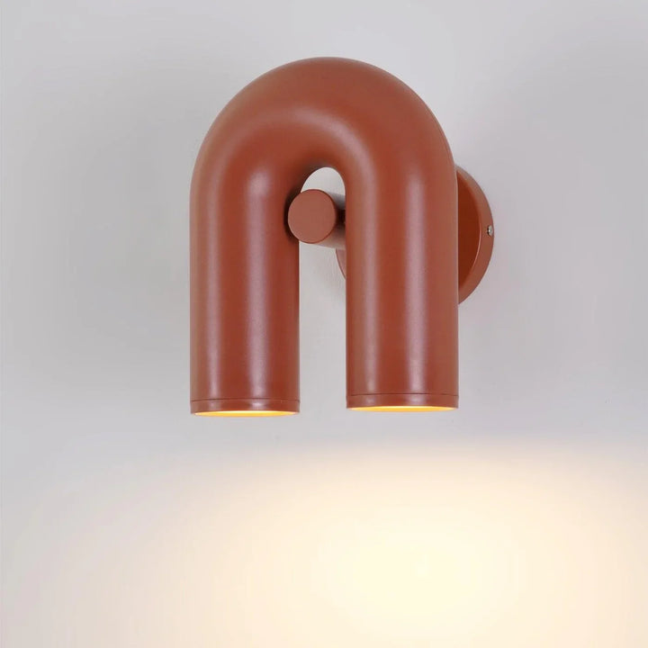 Moderne LED-Wandleuchte in Bogenform