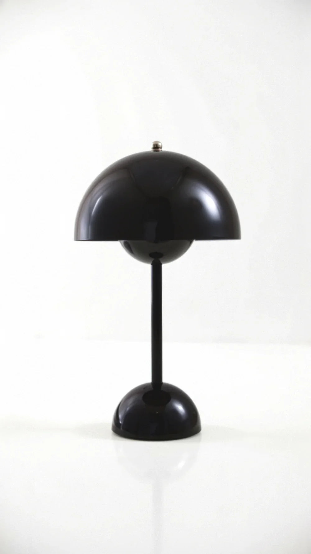 Kabellose Tischlampe mit minimalistischem Design