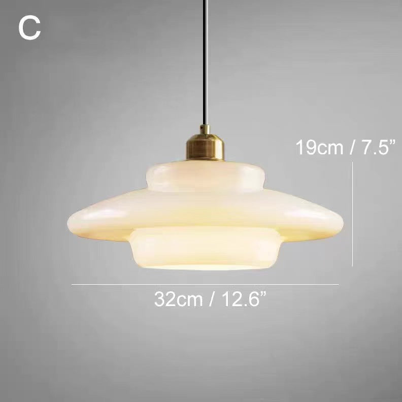 Pendelleuchte mit Milchglas-Schirm