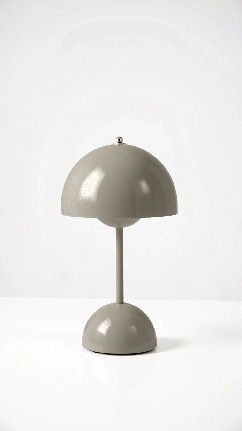 Kabellose Tischlampe mit minimalistischem Design