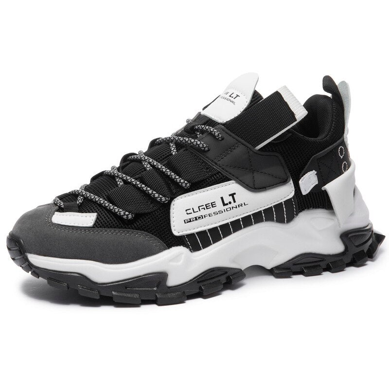 Wandersneaker für Männer mit funktionellen Details