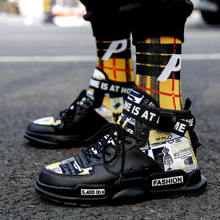 Extravagante Herren-Sneakers mit Riemen und Grafik