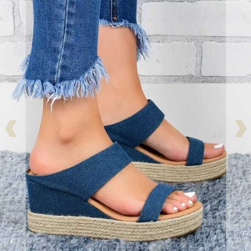 Sommerliche Plateausandalen für Damen