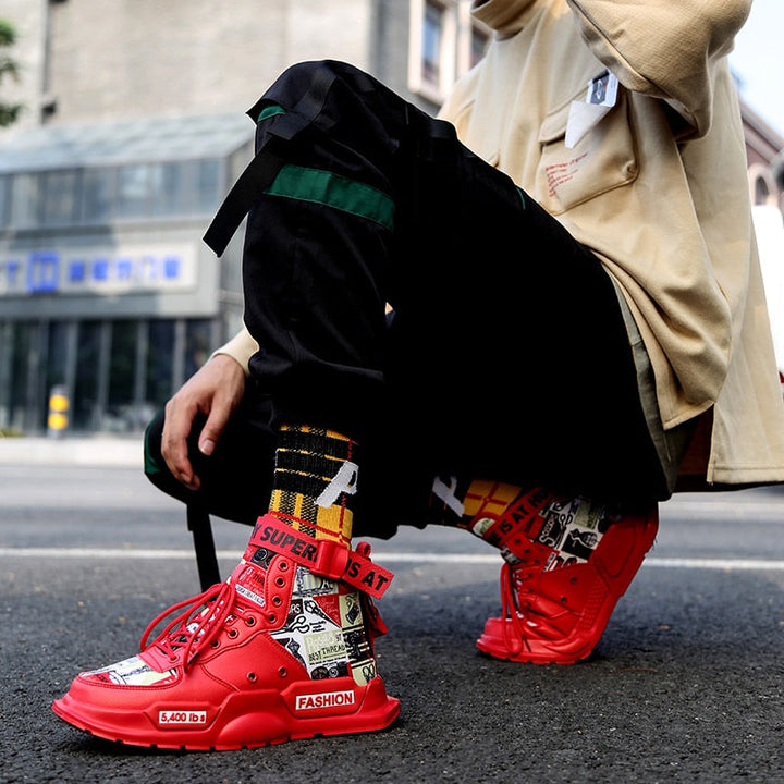 Extravagante Herren-Sneakers mit Riemen und Grafik