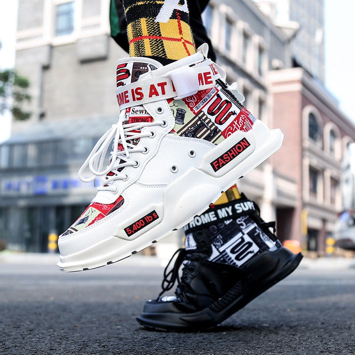 Extravagante Herren-Sneakers mit Riemen und Grafik