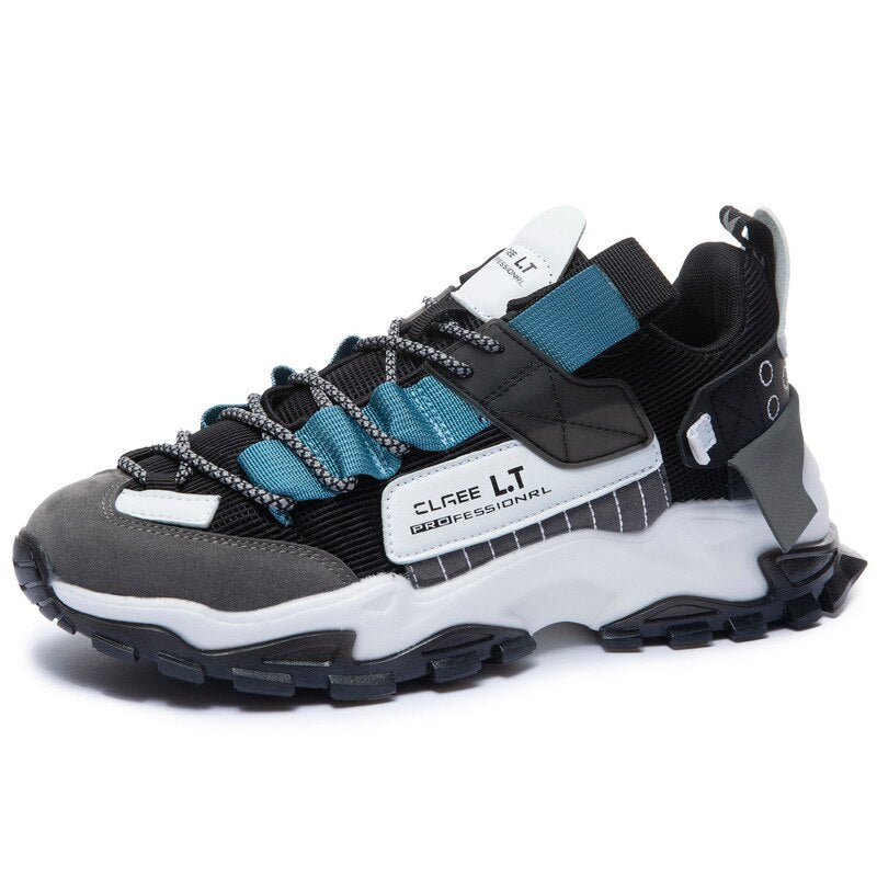 Wandersneaker für Männer mit funktionellen Details