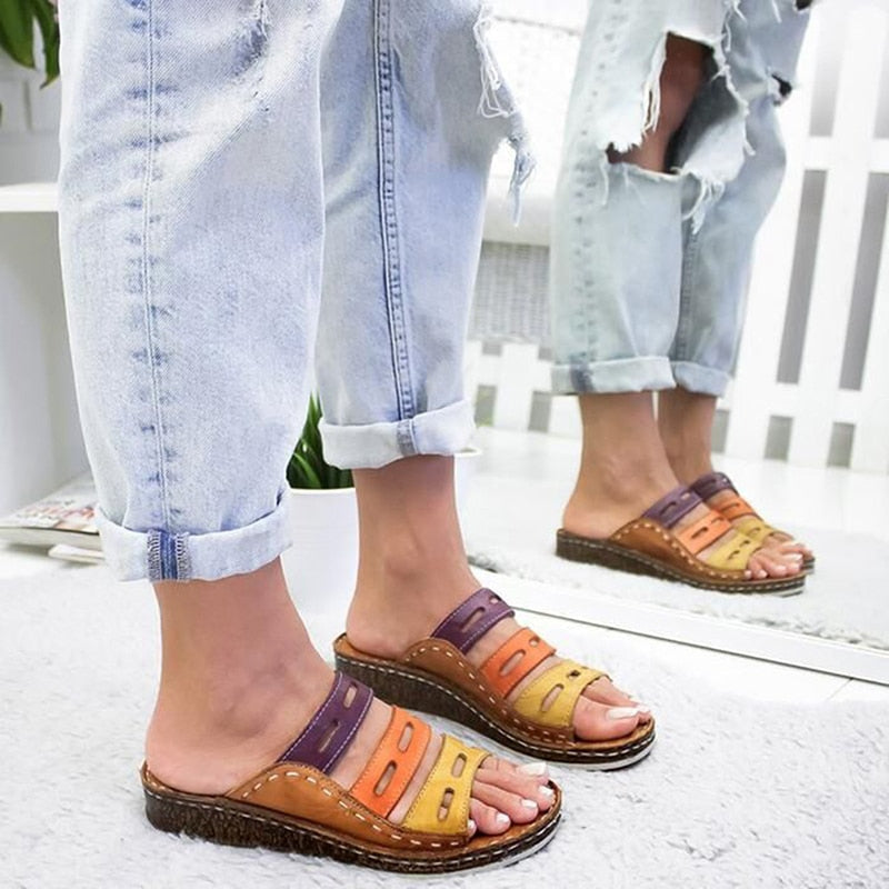 Bunte orthopädische Sommersandalen