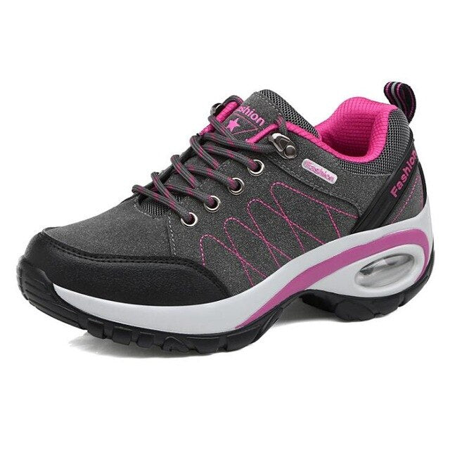 Moderne Damensneaker mit sportlichem Schnitt