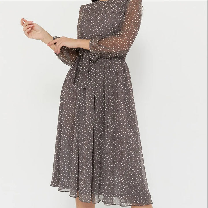 Sommerliches Midikleid mit Erbsenmuster