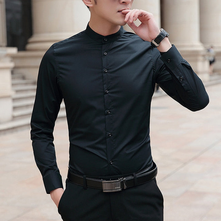 Modernes Herrenhemd mit hohem Kragen im Mandarin-Stil