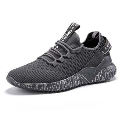 Leichte Herrensneaker mit dekorativer Sohle
