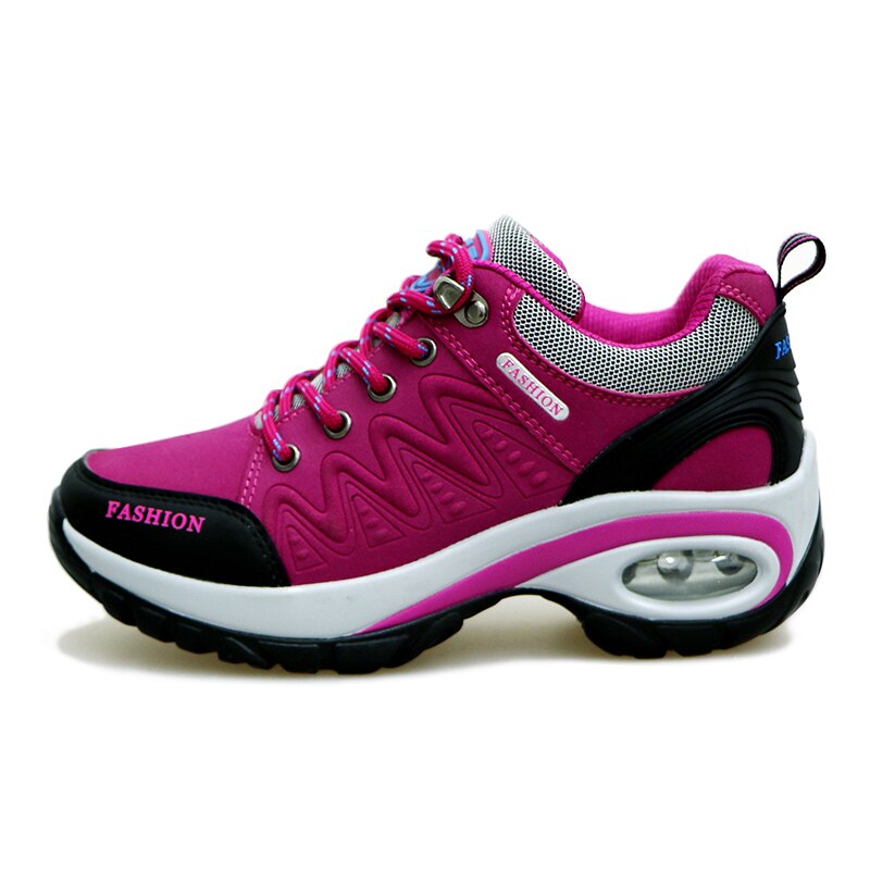 Moderne Damensneaker mit sportlichem Schnitt