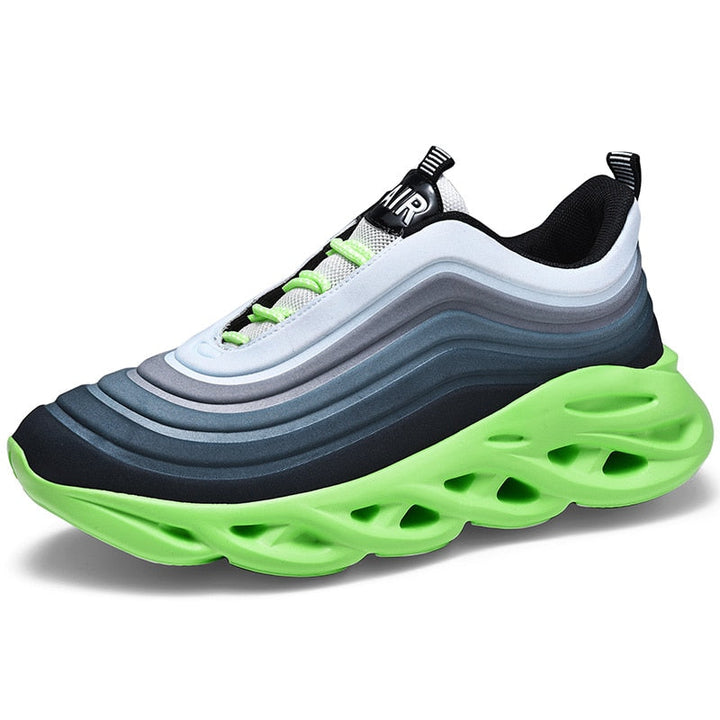 Futuristische Turnschuhe mit hoher Schaumstoffsohle