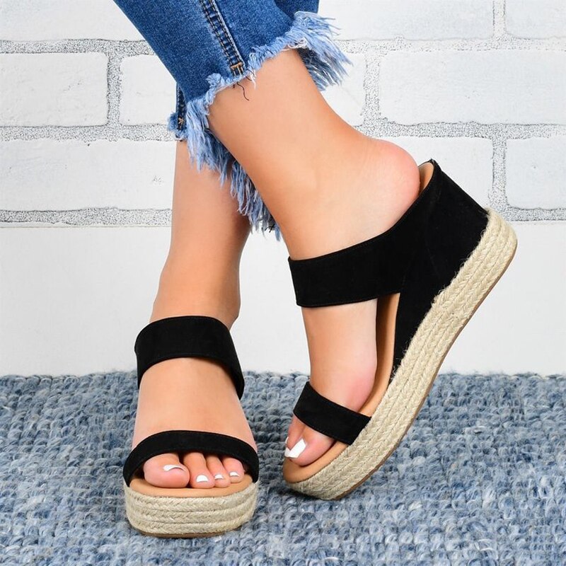 Sommerliche Plateausandalen für Damen