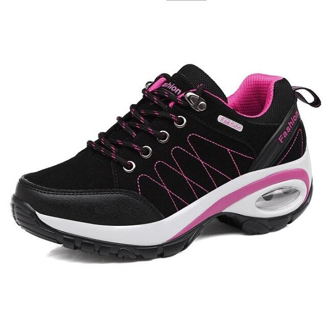 Moderne Damensneaker mit sportlichem Schnitt