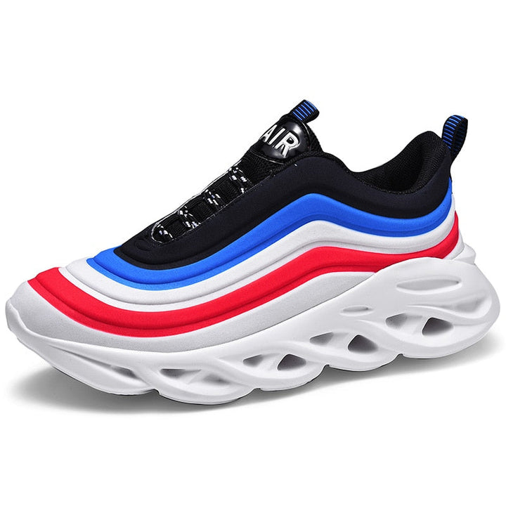 Futuristische Turnschuhe mit hoher Schaumstoffsohle