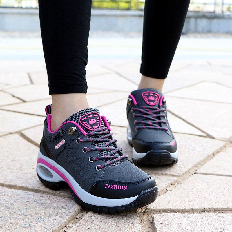 Moderne Damensneaker mit sportlichem Schnitt