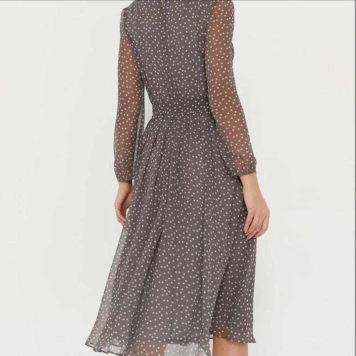 Sommerliches Midikleid mit Erbsenmuster