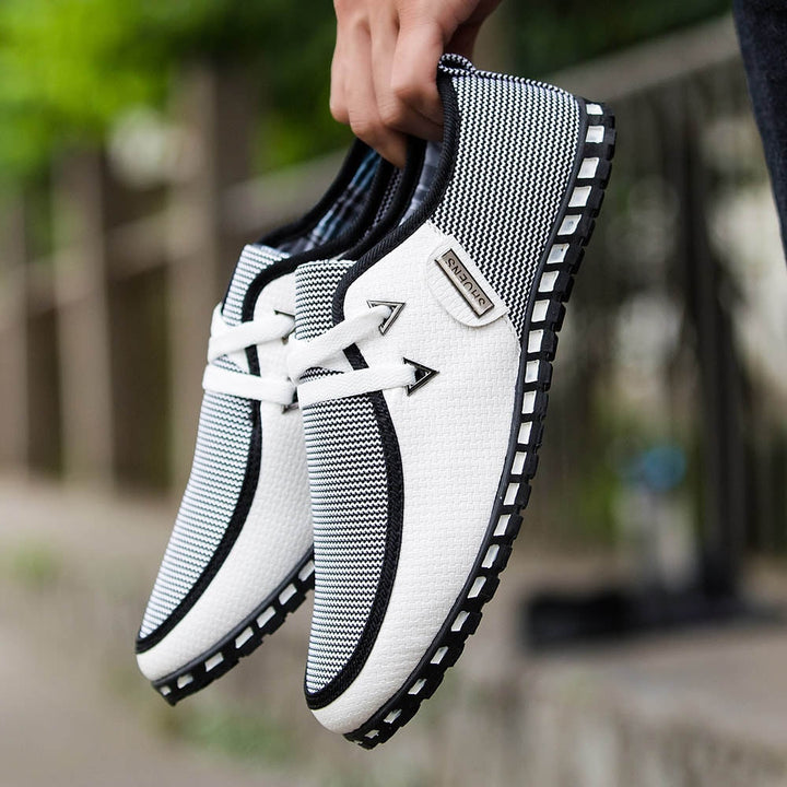 Elegante und leichte Zebra-Mokassins für Männer