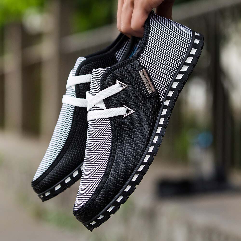 Elegante und leichte Zebra-Mokassins für Männer