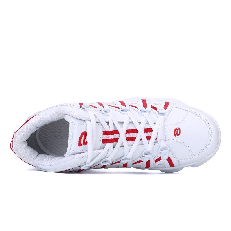 Gestreifte Sportschuhe für Männer