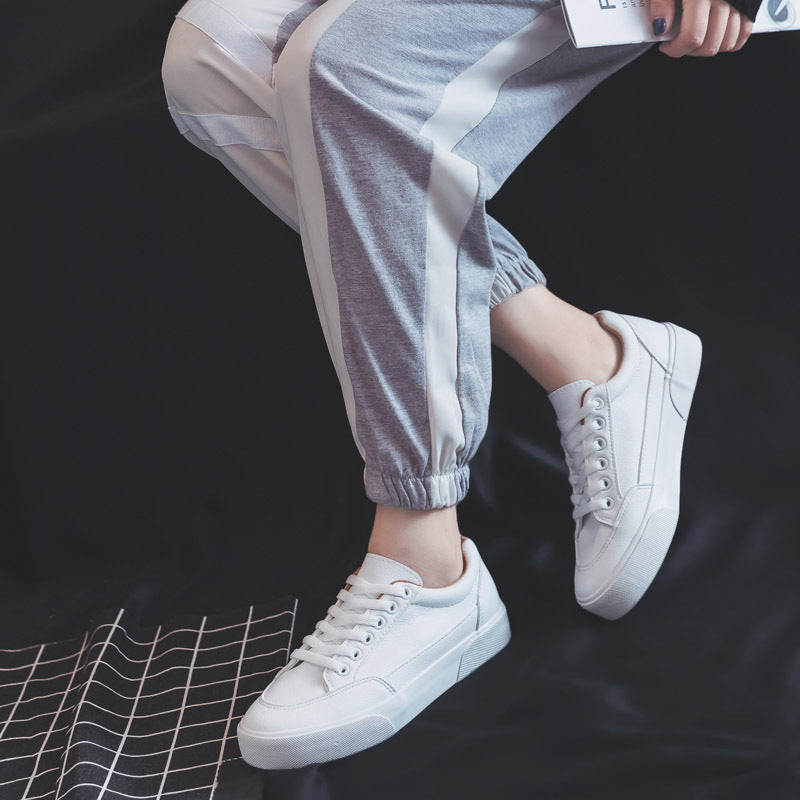 Weiße Damen-Turnschuhe mit Gummisohle