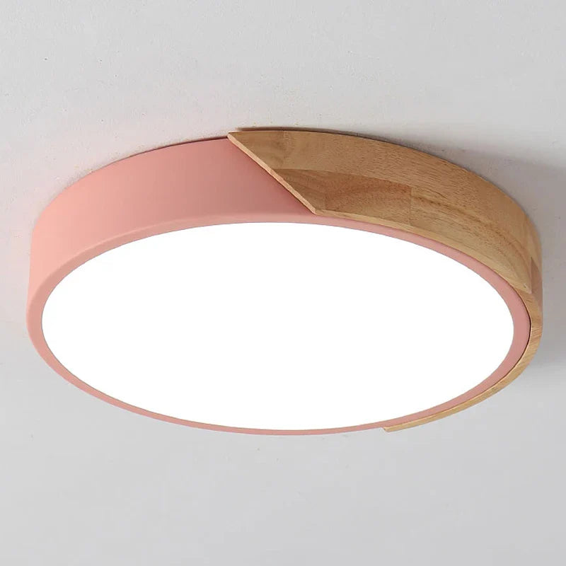 Moderne runde LED-Deckenleuchte mit Holzakzent