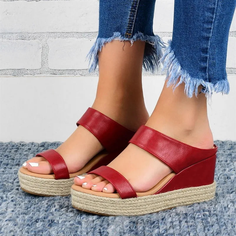Damensandalen mit geflochtener Sohle