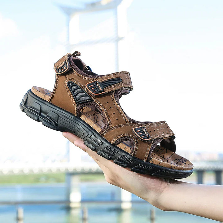 Herrensport-Sandalen mit verstellbaren Riemen