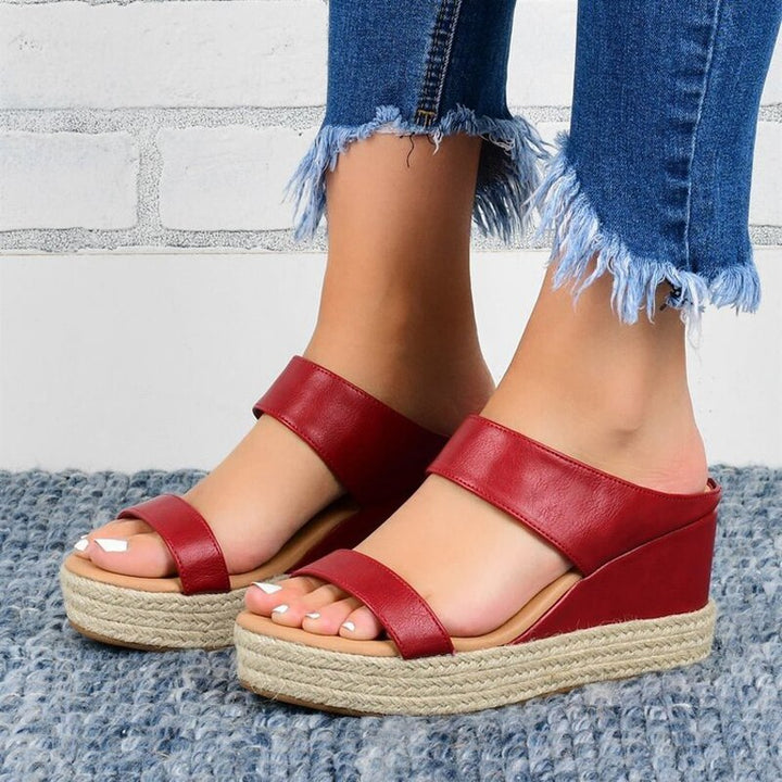 Sommerliche Plateausandalen für Damen