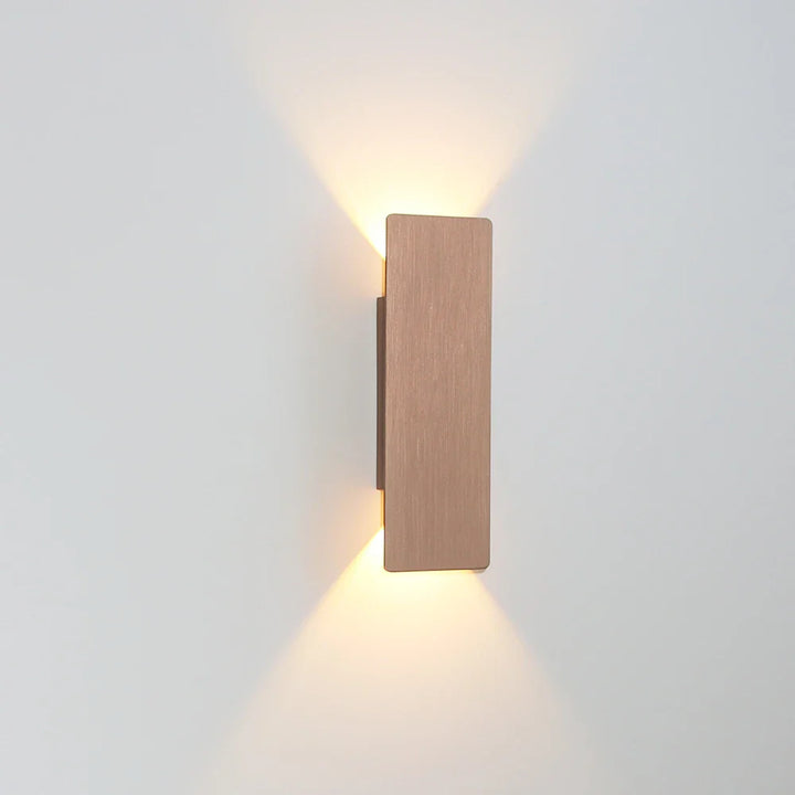 Moderne LED-Wandleuchte mit Licht oben und unten
