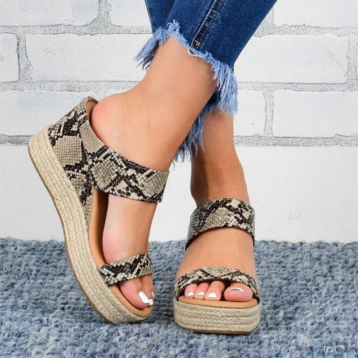 Sommerliche Plateausandalen für Damen