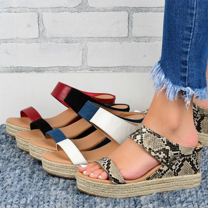 Sommerliche Plateausandalen für Damen