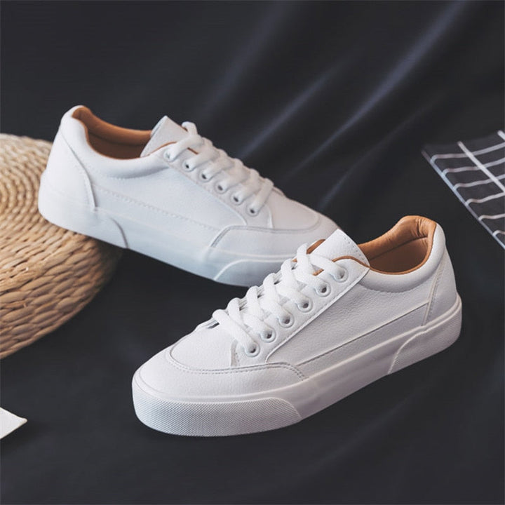 Weiße Damen-Turnschuhe mit Gummisohle