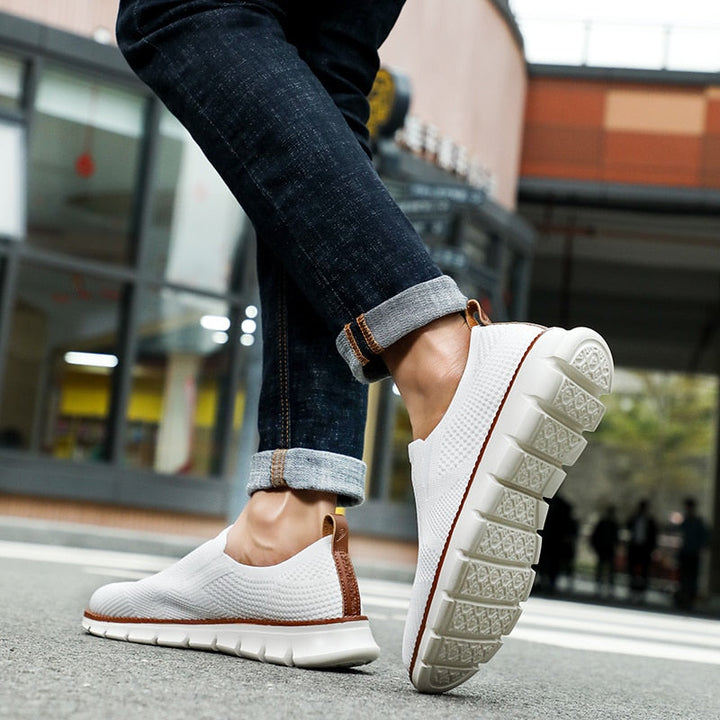 Leichte und bequeme Schlupfschuhe für Männer mit orthopädischer Sohle
