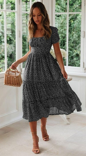 Langes Erbsenkleid mit Ausschnitt