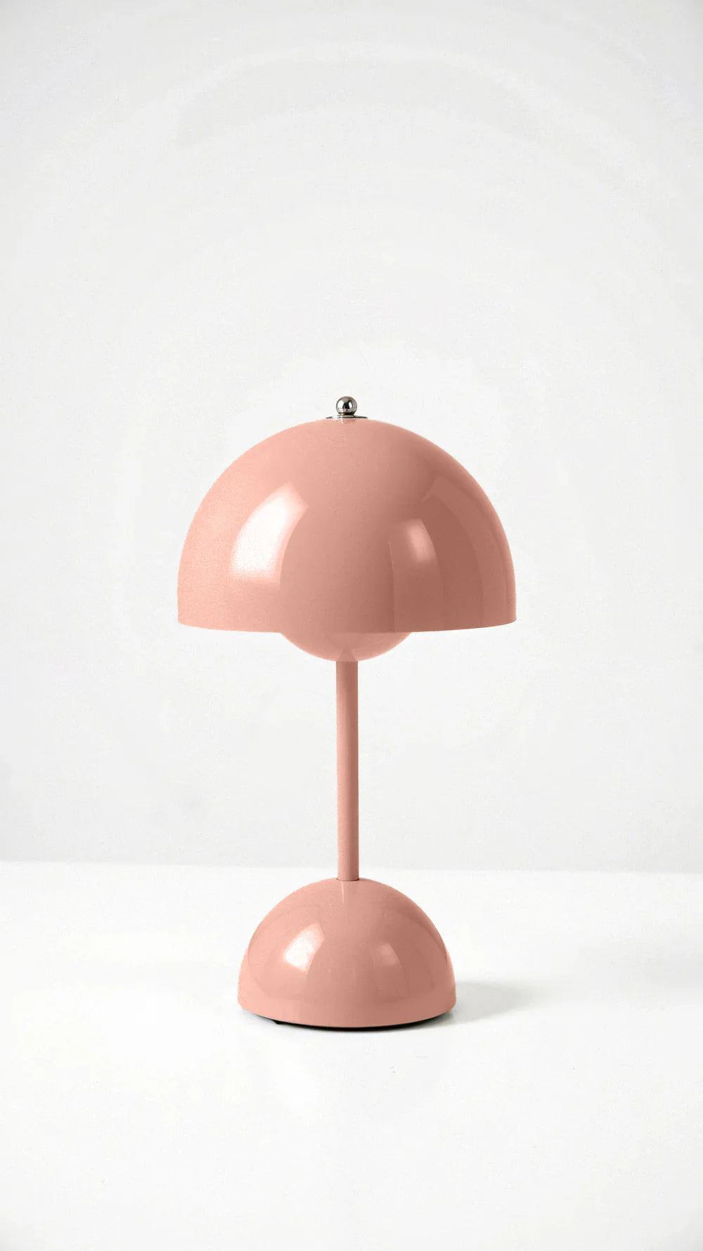 Kabellose Tischlampe mit minimalistischem Design