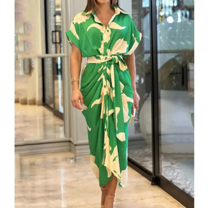 Elegantes Hemdkleid mit Krawatte