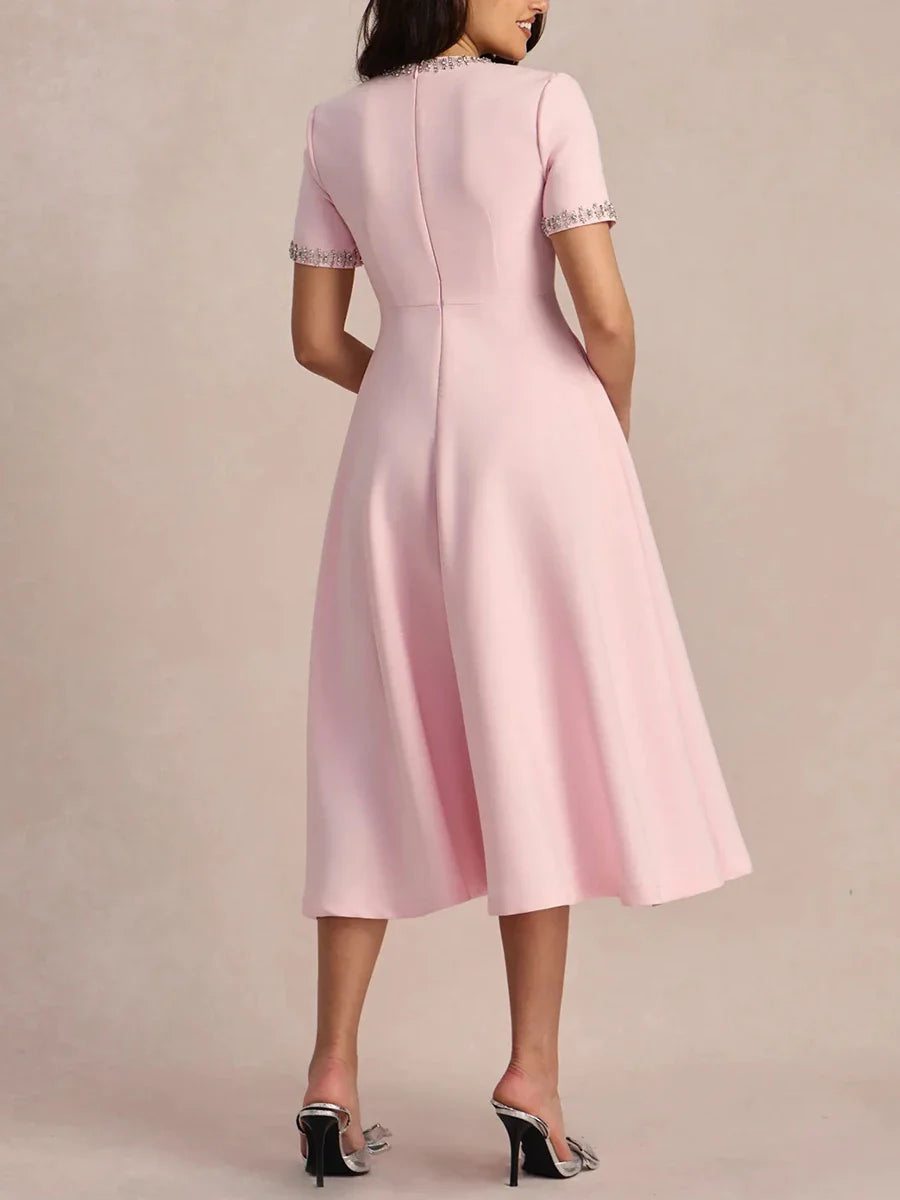 Elegantes Midikleid mit Schleifen und verziertem Ausschnitt