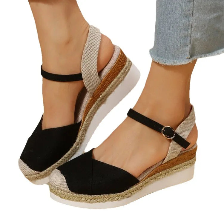 Damensandalen auf Espadrille-Plateau mit Riemen