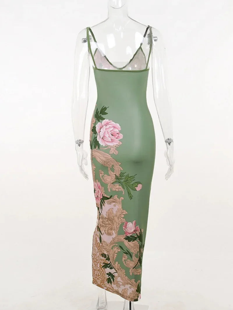 Figurbetontes Maxikleid mit Blumenmuster und Spaghettiträgern