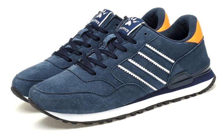 Klassische Herren-Sneakers aus Wildleder