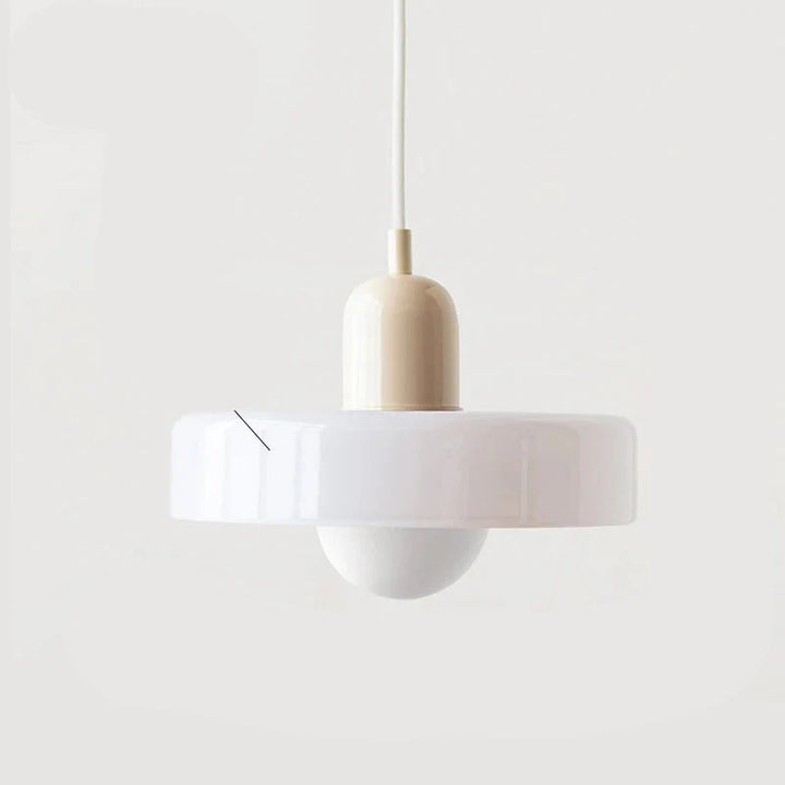 Moderne Pendelleuchte mit farbigem Glasschirm – Bauhaus-Design